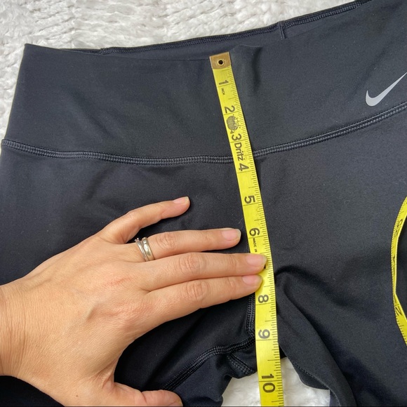 Nike Dri Fit Crop Back Mesh leather trim Leggings - Picture 6 of 12